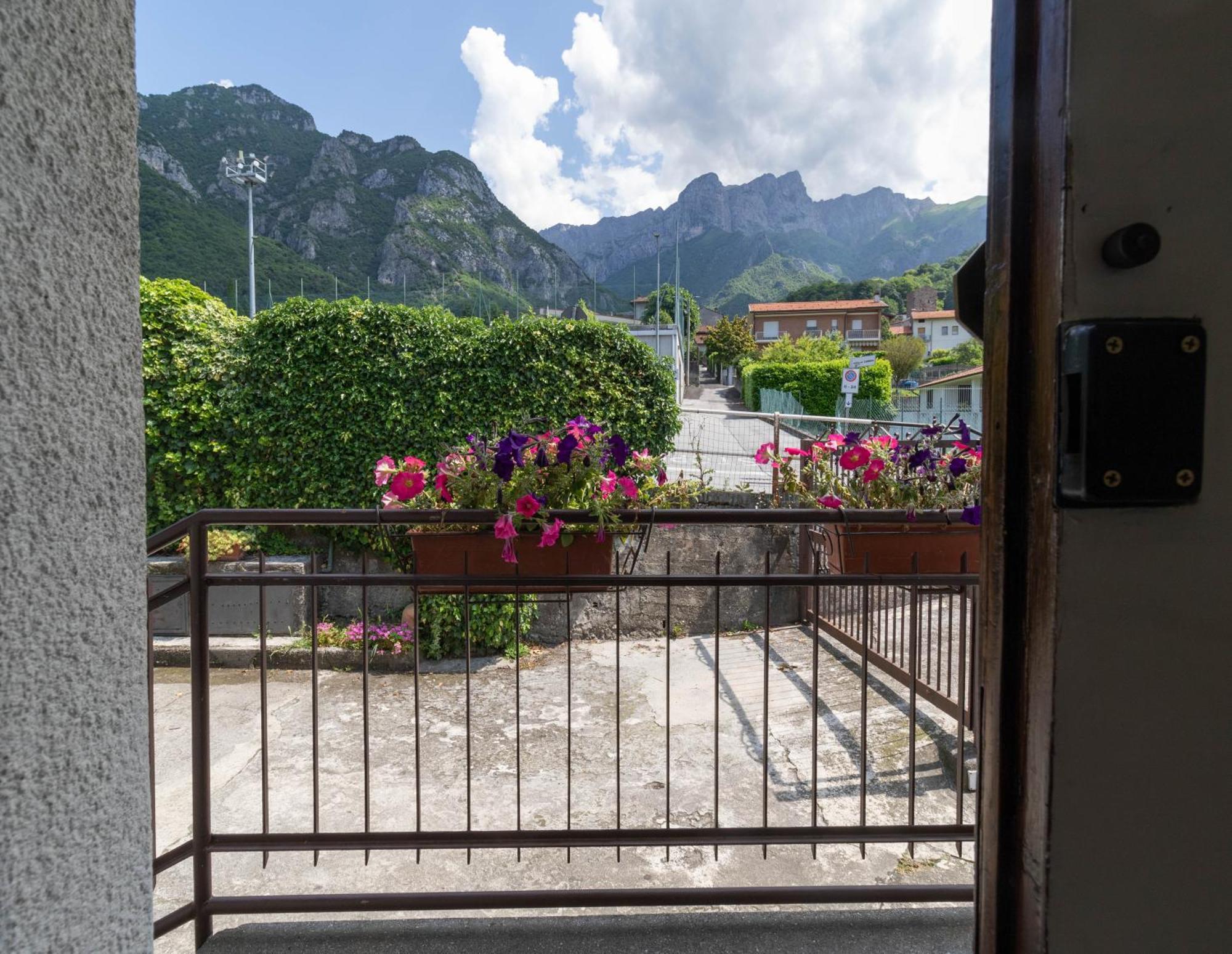 Mamma Ciccia Holiday Home - Mountains & Lake Мандельо дел Ларио Екстериор снимка